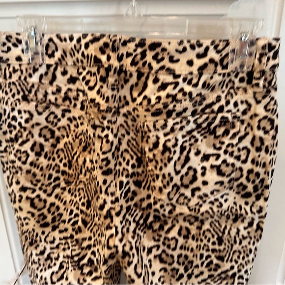 Chico’s So Slimming Girlfriend Slim Leg Ankle Leopard print jeans sz 0R (4) - Picture 5 of 8